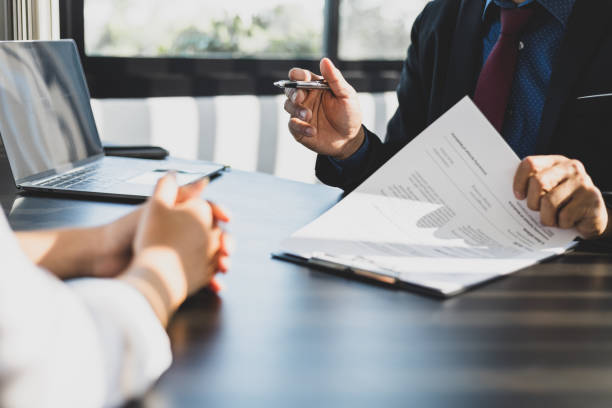 Preparing licence and authority paperwork for a UAE business
